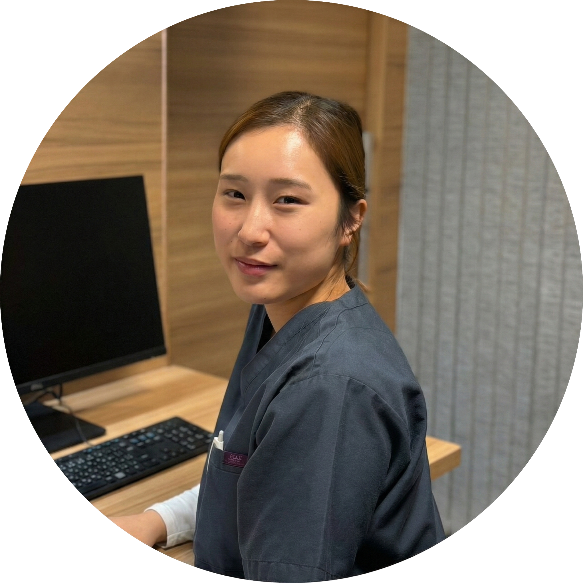 医師:山田理以奈